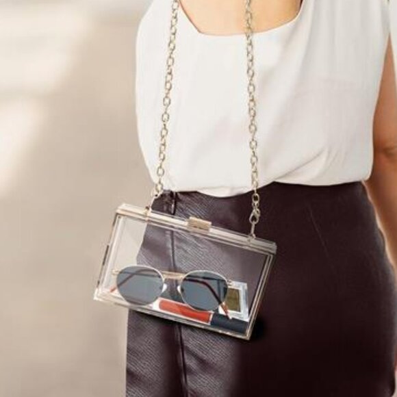 Clear Acrylic Handbag for Women – Shoulder Purse with Gold Tone Chain Strap - Picture 4 of 12